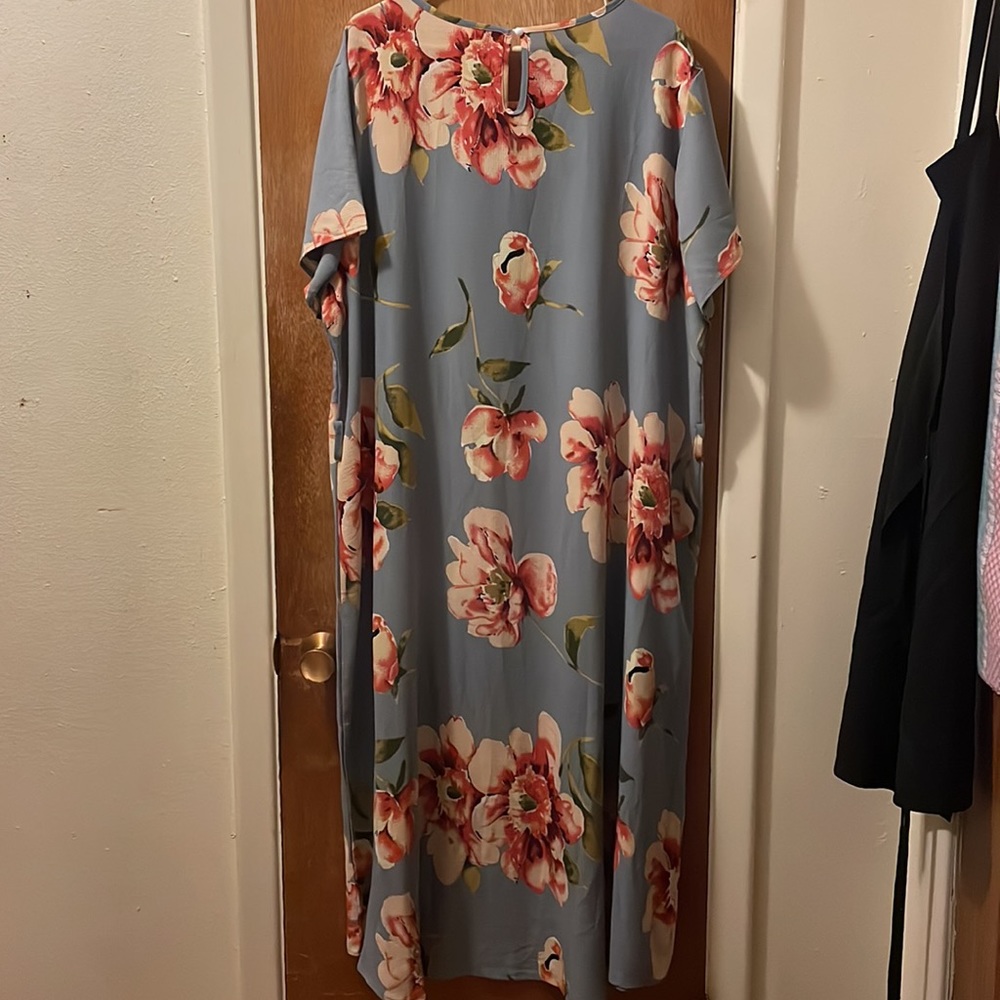 Shein Curve Woman’s Plus Size 4XL Maxi Dress Screams Vacation! GUC - Picture 2 of 8
